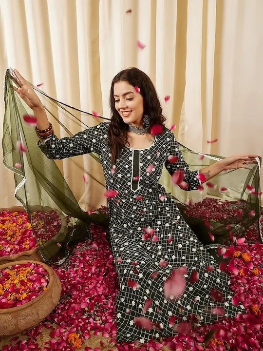 Green Floral Embroidered Kurta & Trousers With Dupatta