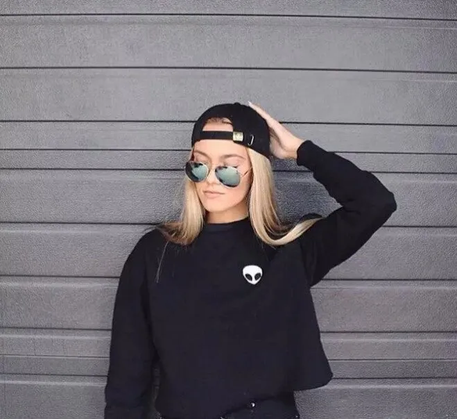 Scoop Pure Color Long Sleeves Short Sweatshirt